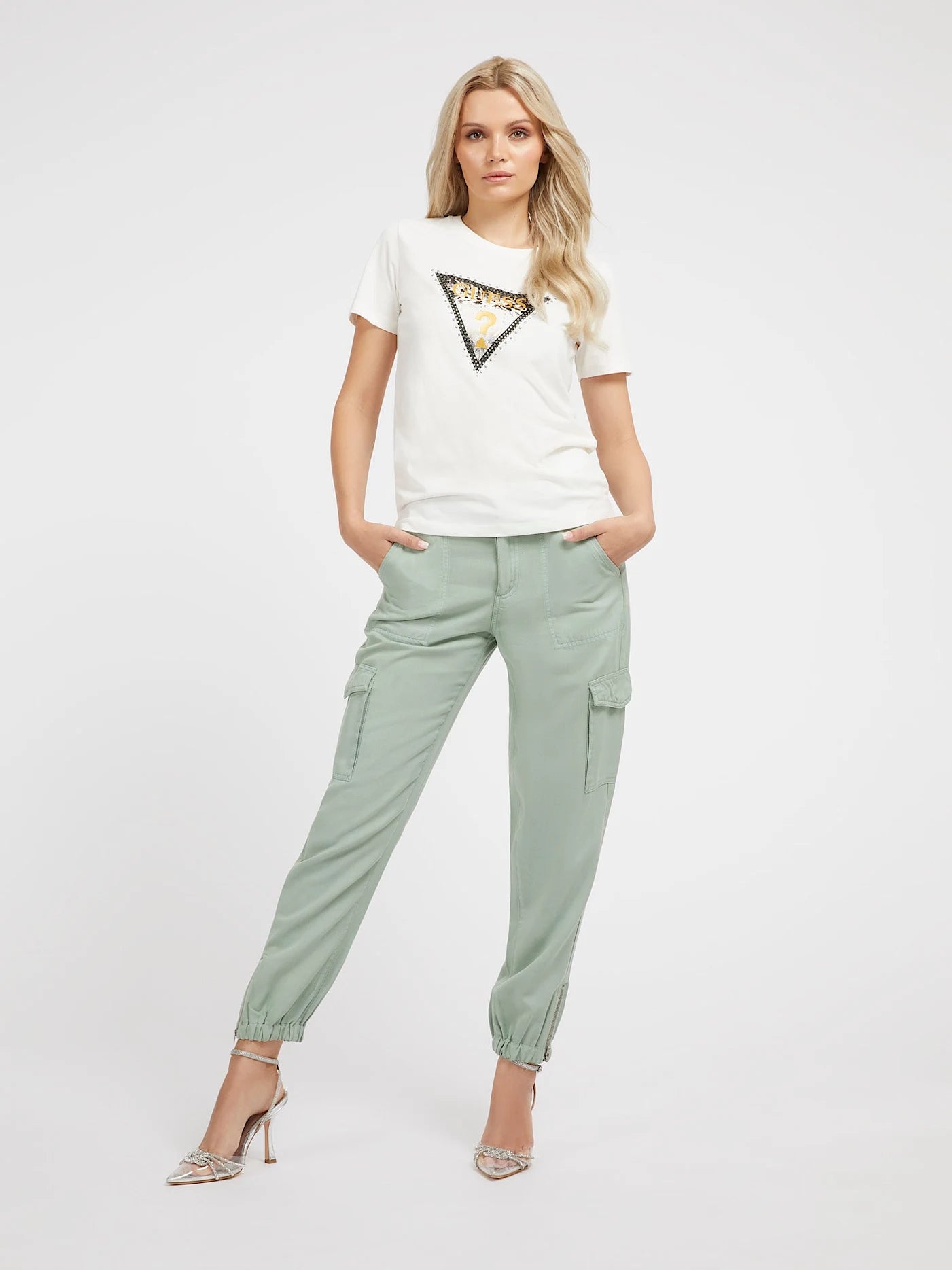 Guess Damen T-Shirt mit Logo-Dreieck