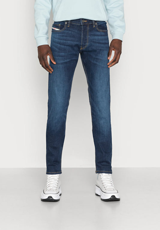 Diesel Herren D-Yennox Slim Fit Jeans